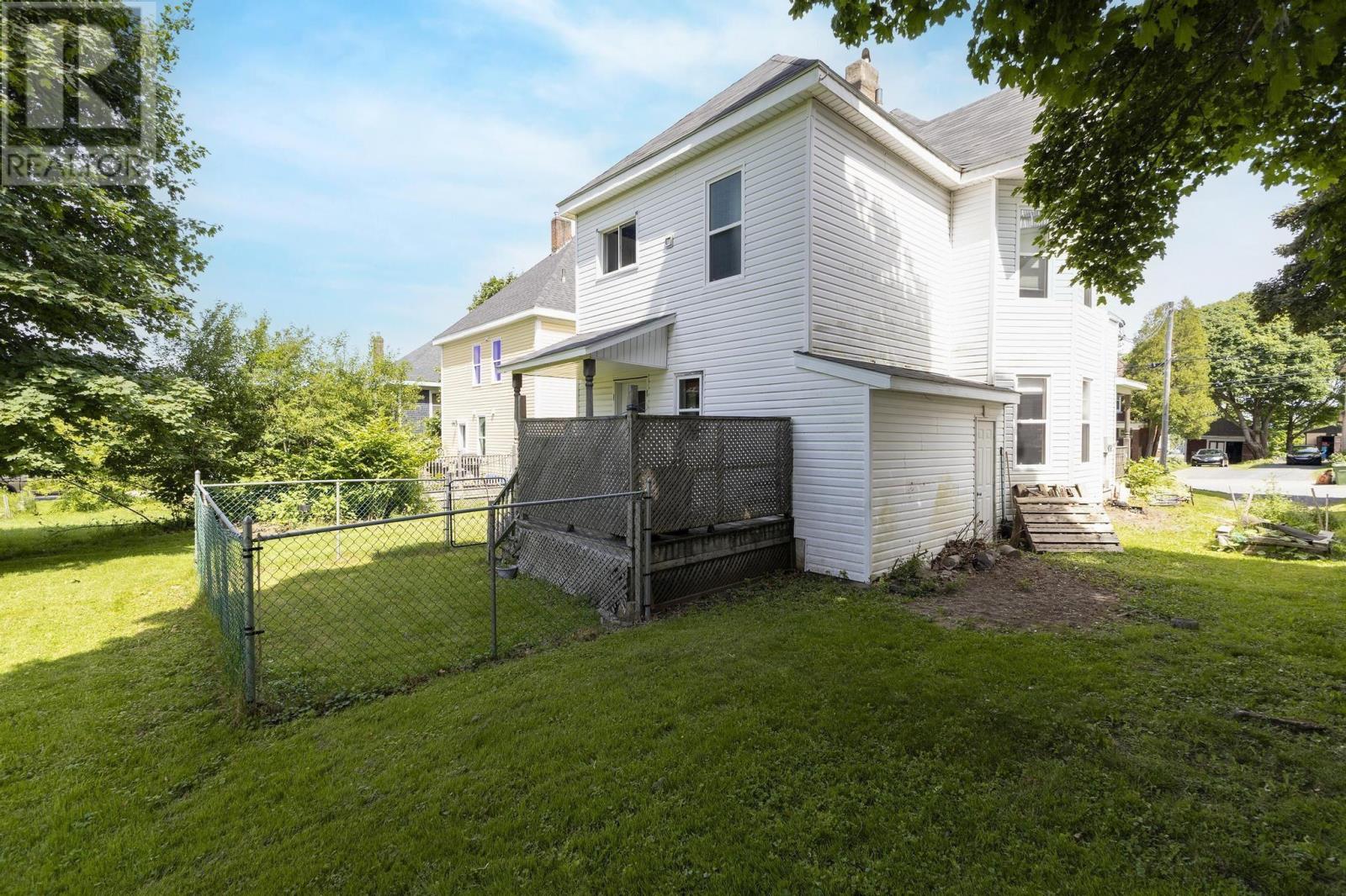 25 Jubilee Avenue, Stellarton, Nova Scotia  B0K 1S0 - Photo 1 - 202516059