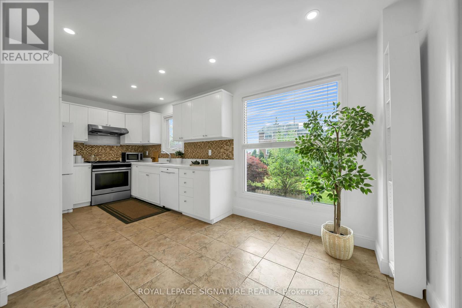 2479 Grindstone Court, Mississauga, Ontario L5L 3K8 - Photo 16 - W13152662