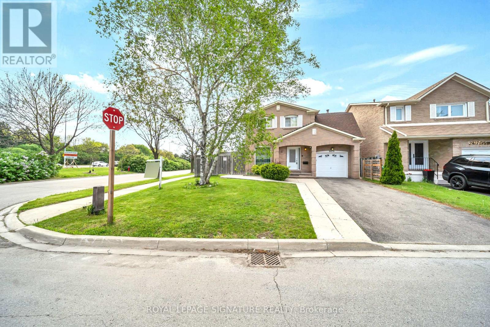 2479 Grindstone Court, Mississauga, Ontario L5L 3K8 - Photo 2 - W13152662