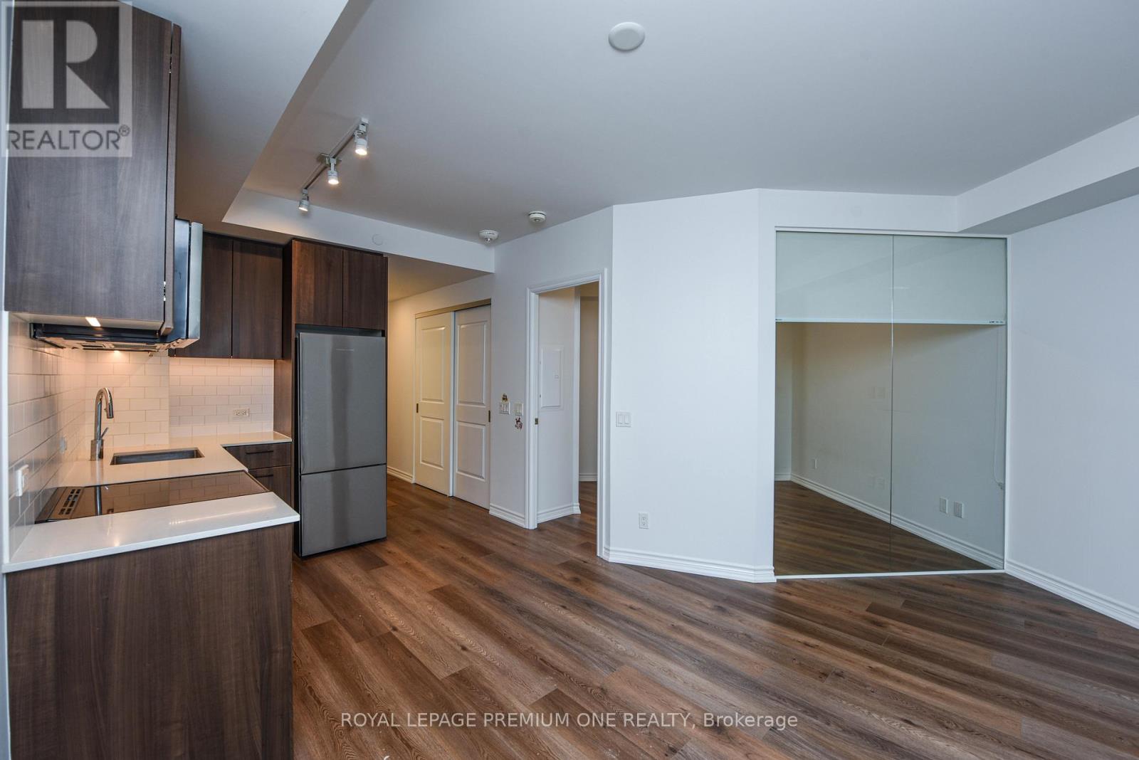 401 - 571 Prince Edward Drive N, Toronto, Ontario  M8X 0A1 - Photo 10 - W13152666
