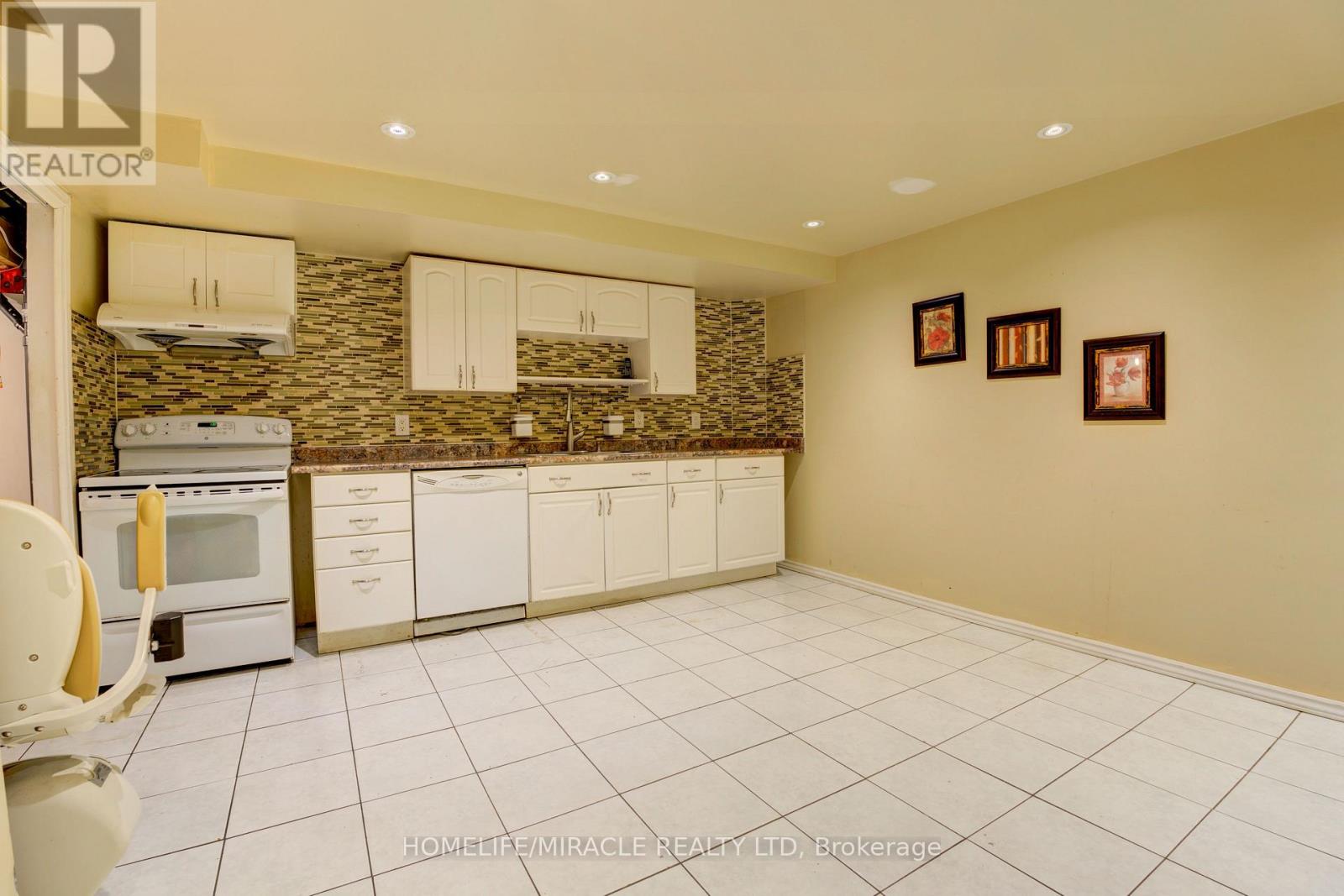 5921 Summerside Drive, Mississauga, Ontario  L5M 6K9 - Photo 4 - W13152702
