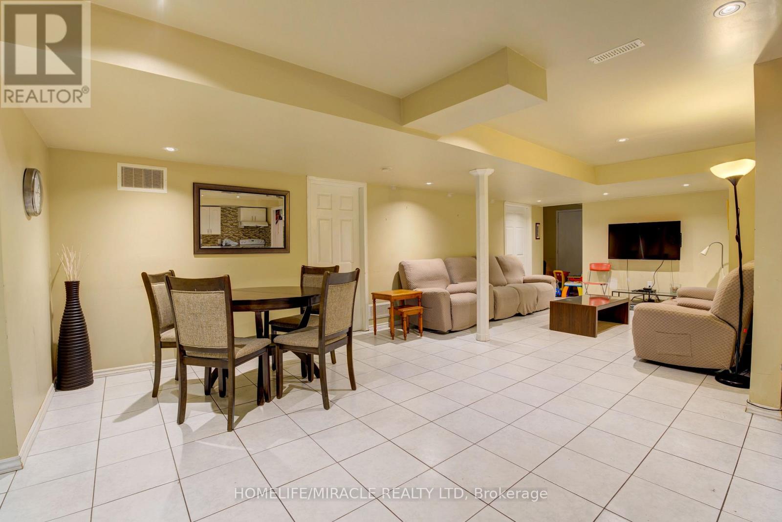 5921 Summerside Drive, Mississauga, Ontario  L5M 6K9 - Photo 7 - W13152702