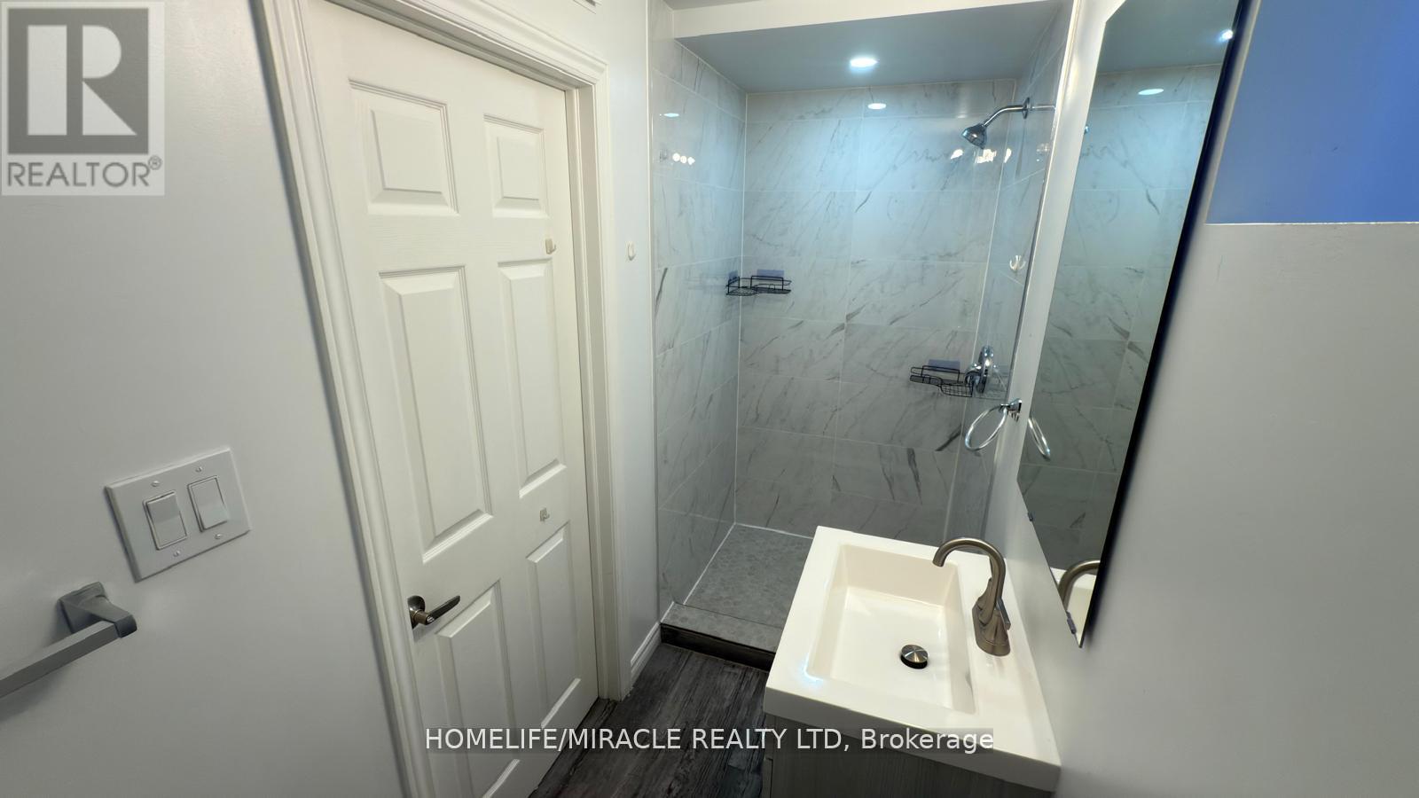 147 Yates Drive, Milton, Ontario L9E 1S7 - Photo 11 - W13152706