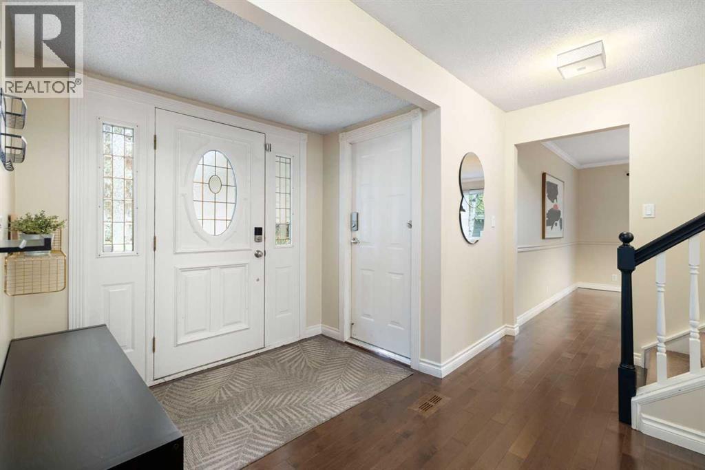 111 Lake Mead Place SE, Calgary, Alberta  T2J 3Z7 - Photo 4 - A2310840