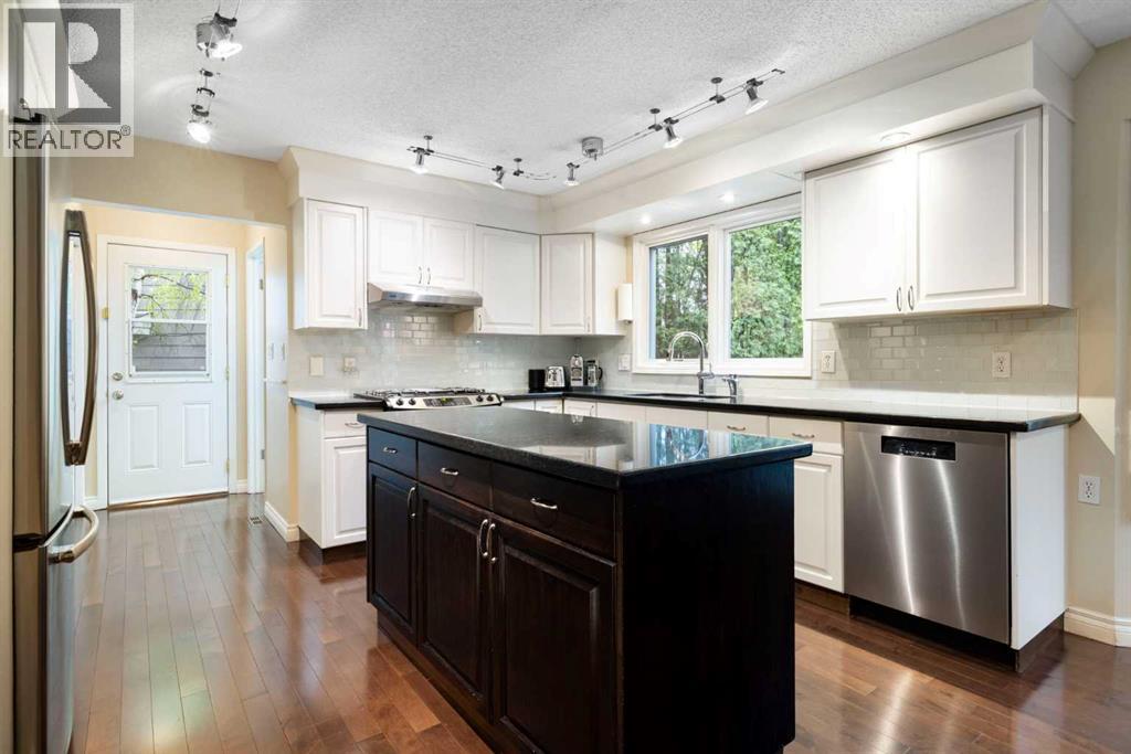 111 Lake Mead Place SE, Calgary, Alberta  T2J 3Z7 - Photo 13 - A2310840