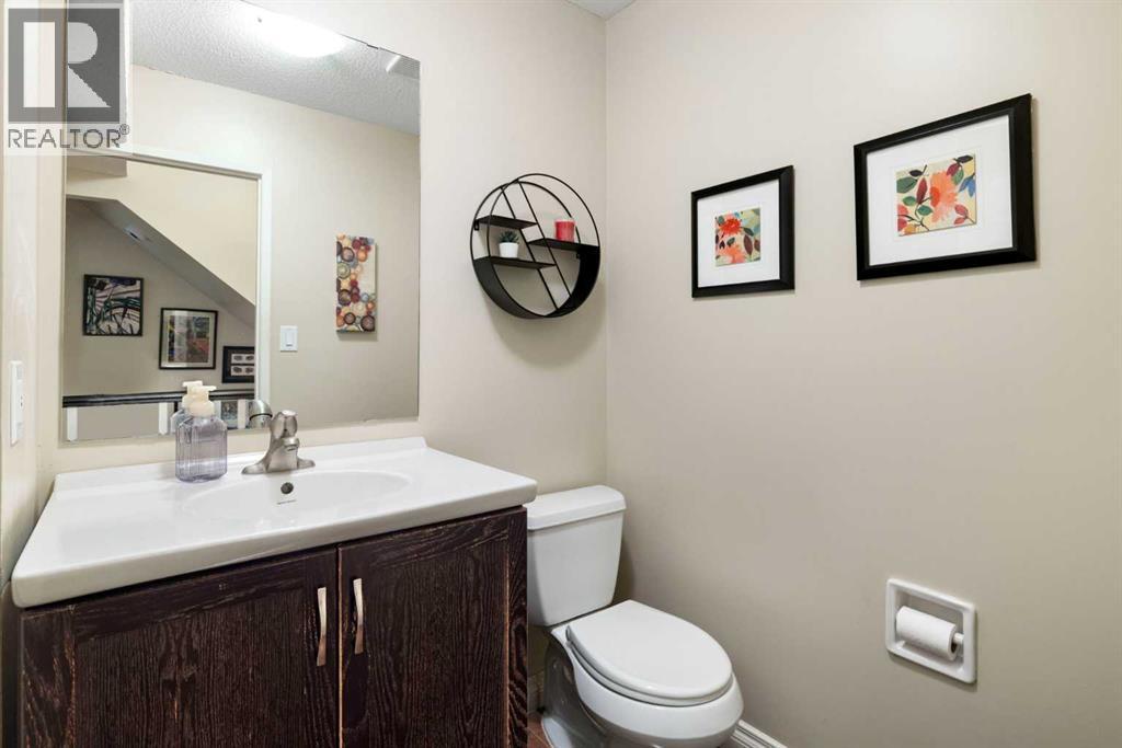 111 Lake Mead Place SE, Calgary, Alberta  T2J 3Z7 - Photo 11 - A2310840