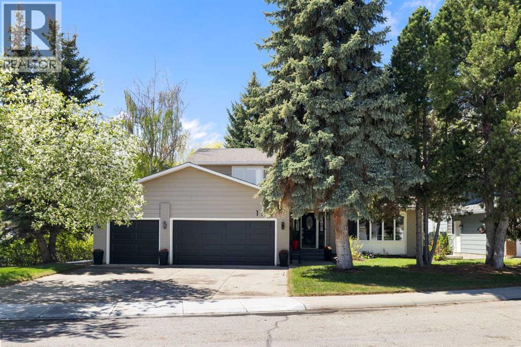 111 Lake Mead Place SE, Calgary, Alberta  T2J 3Z7 - Photo 2 - A2310840