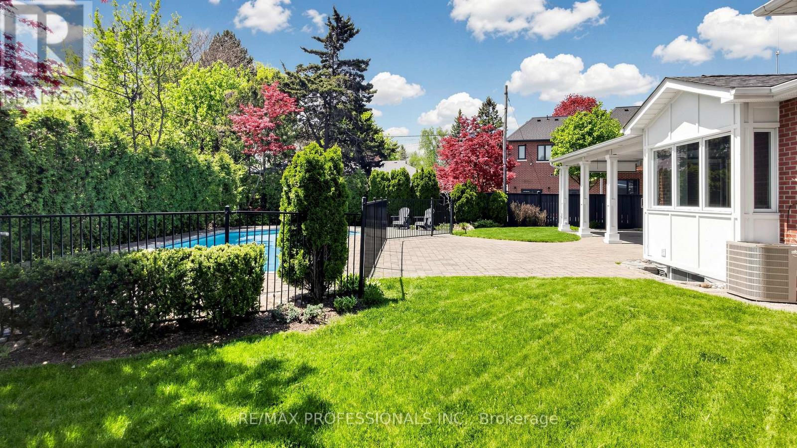 26 Abilene Drive, Toronto, Ontario M9A 2M8 - Photo 4 - W13152458