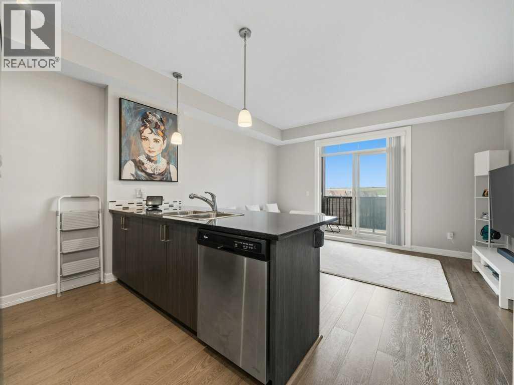 401, 117 Copperpond Common Se, Calgary, Alberta  T2Z 5E2 - Photo 5 - A2313134
