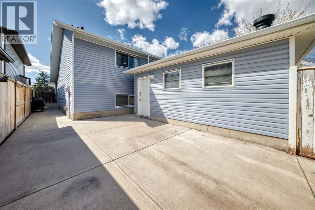 329 Martinwood Place NE, Calgary, Alberta  T3J 3H7 - Photo 14 - A2285894