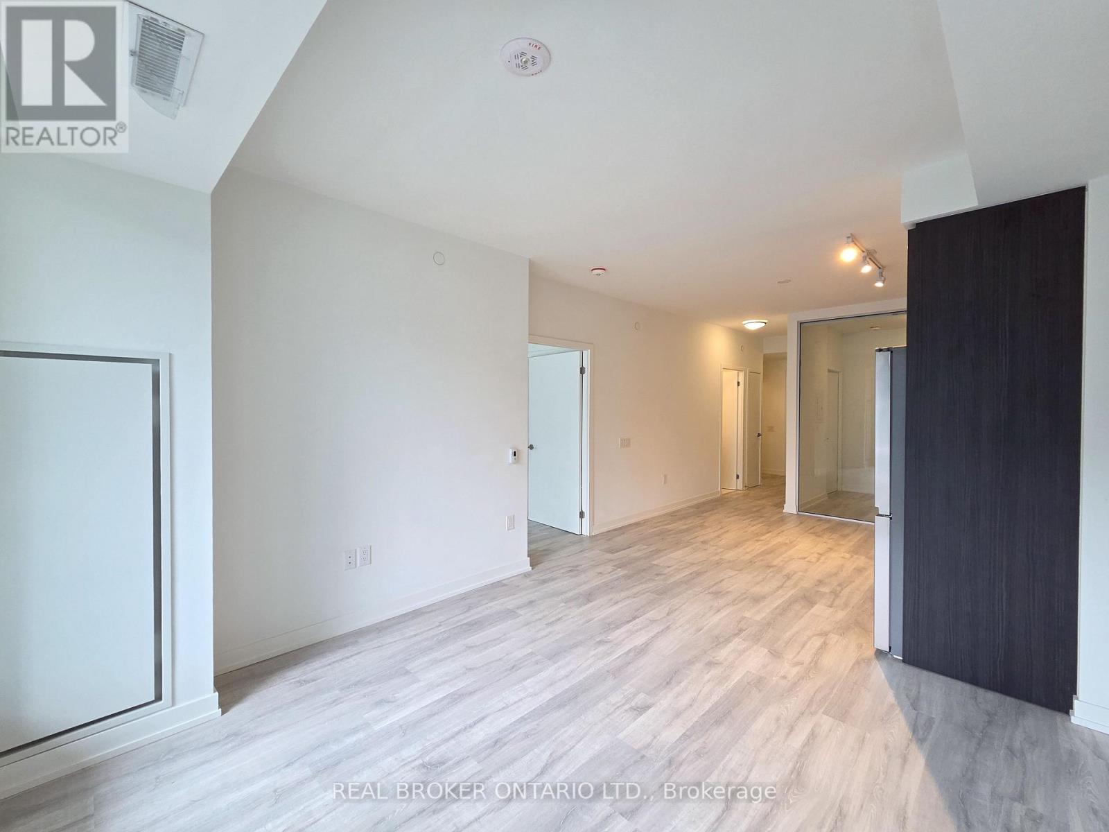 S518 - 8 Olympic Garden Drive, Toronto, Ontario  M2M 4E7 - Photo 5 - C13108622