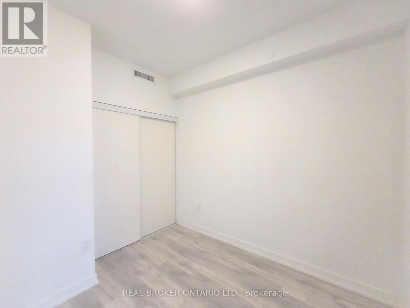 S518 - 8 Olympic Garden Drive, Toronto, Ontario  M2M 4E7 - Photo 12 - C13108622