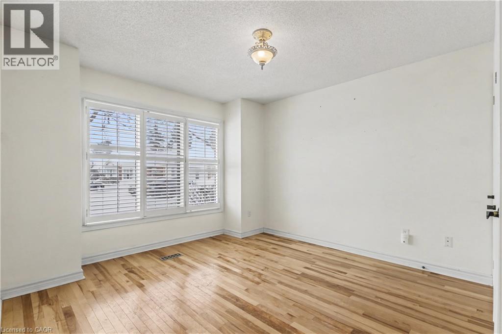 175 Fiddlers Green Road Unit# 9, Hamilton, Ontario  L9G 4X7 - Photo 6 - 40803784