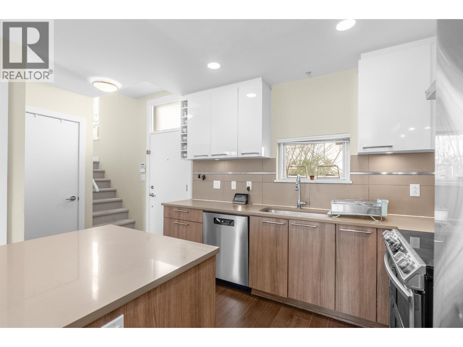 407 9350 University High Street, Burnaby, British Columbia  V5A 0B6 - Photo 4 - R3125965