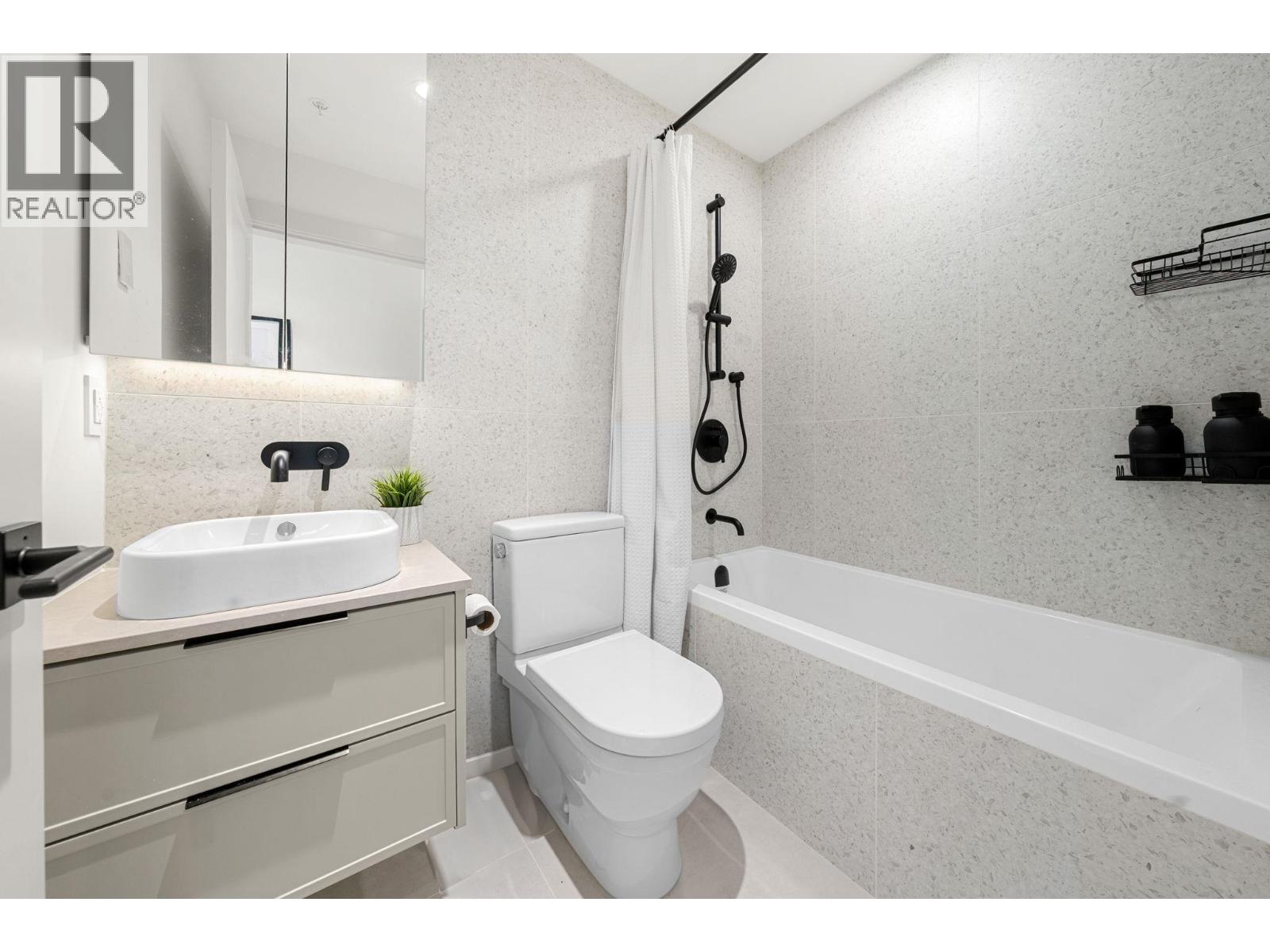 26 632 E 3rd, North Vancouver, British Columbia  V7J 3E9 - Photo 21 - R3126047