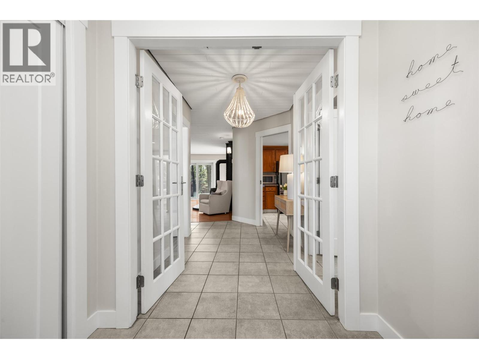 Units #1 & 2 1018 West Kelowna Road, West Kelowna, British Columbia  V1Z 3B7 - Photo 6 - 10386605