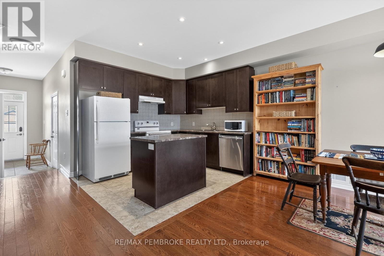 1034 Butler Boulevard, Petawawa, Ontario  K8H 0C2 - Photo 5 - X13152740