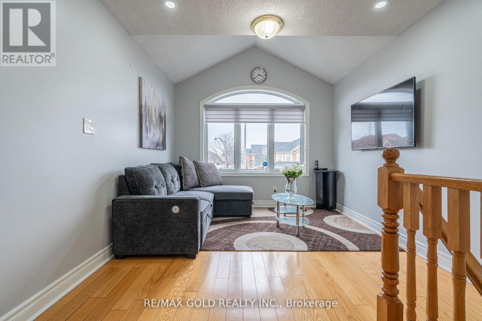 8 Bayridge Drive, Brampton, Ontario  L6P 2H8 - Photo 18 - W13151636
