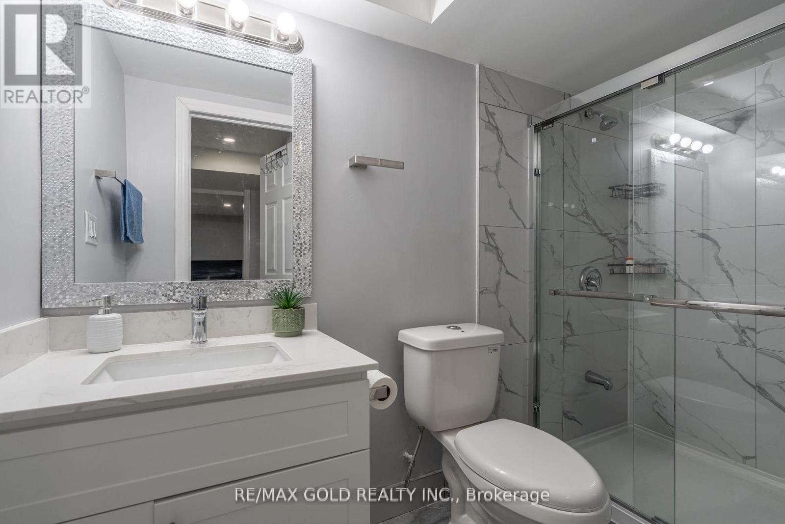 8 Bayridge Drive, Brampton, Ontario  L6P 2H8 - Photo 40 - W13151636
