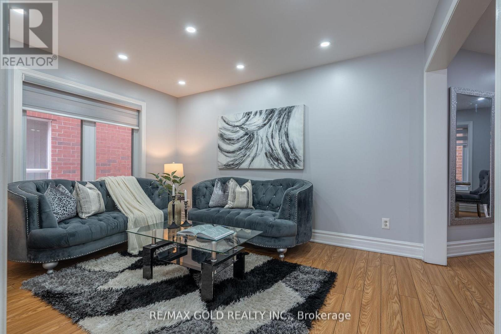 8 Bayridge Drive, Brampton, Ontario  L6P 2H8 - Photo 9 - W13151636
