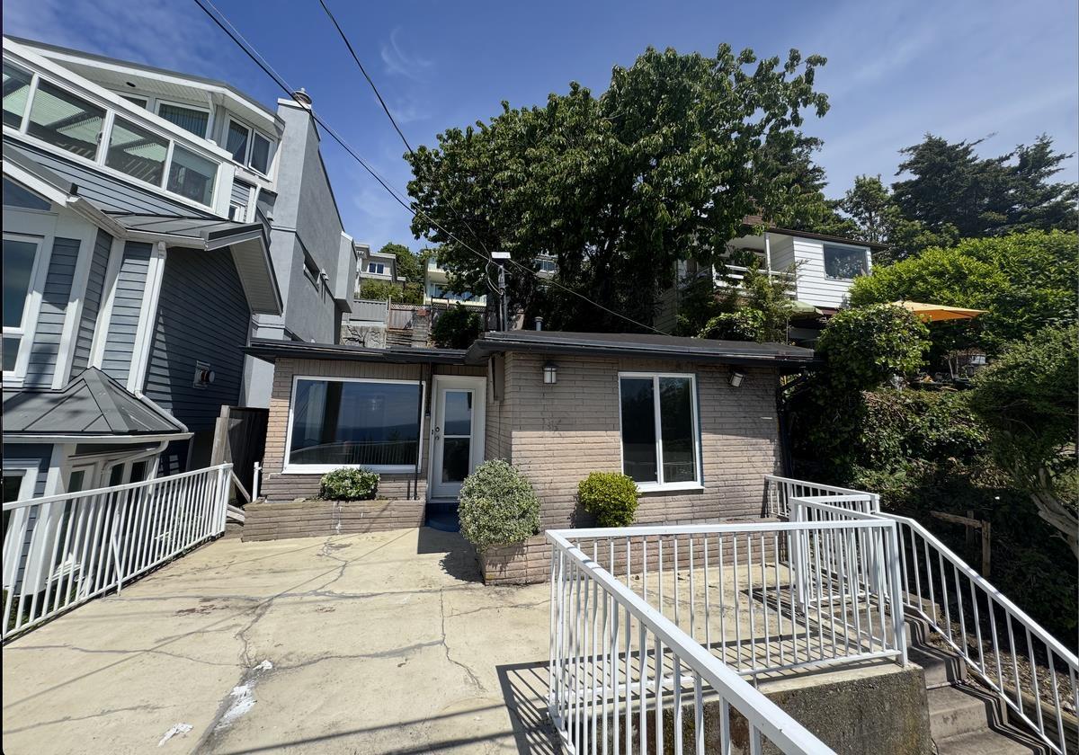15181 Marine Drive, White Rock, British Columbia  V4B 1C5 - Photo 2 - R3126114