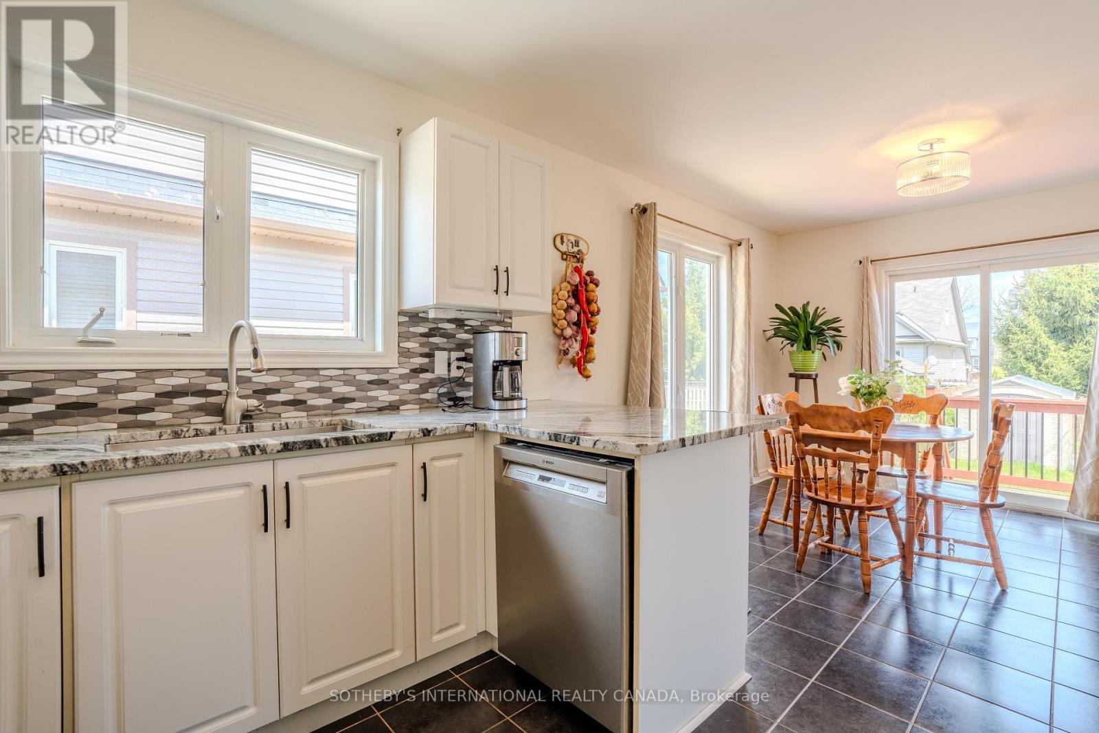 19 Grand Poplar Lane, Wasaga Beach, Ontario  L9Z 0C7 - Photo 14 - S13152724