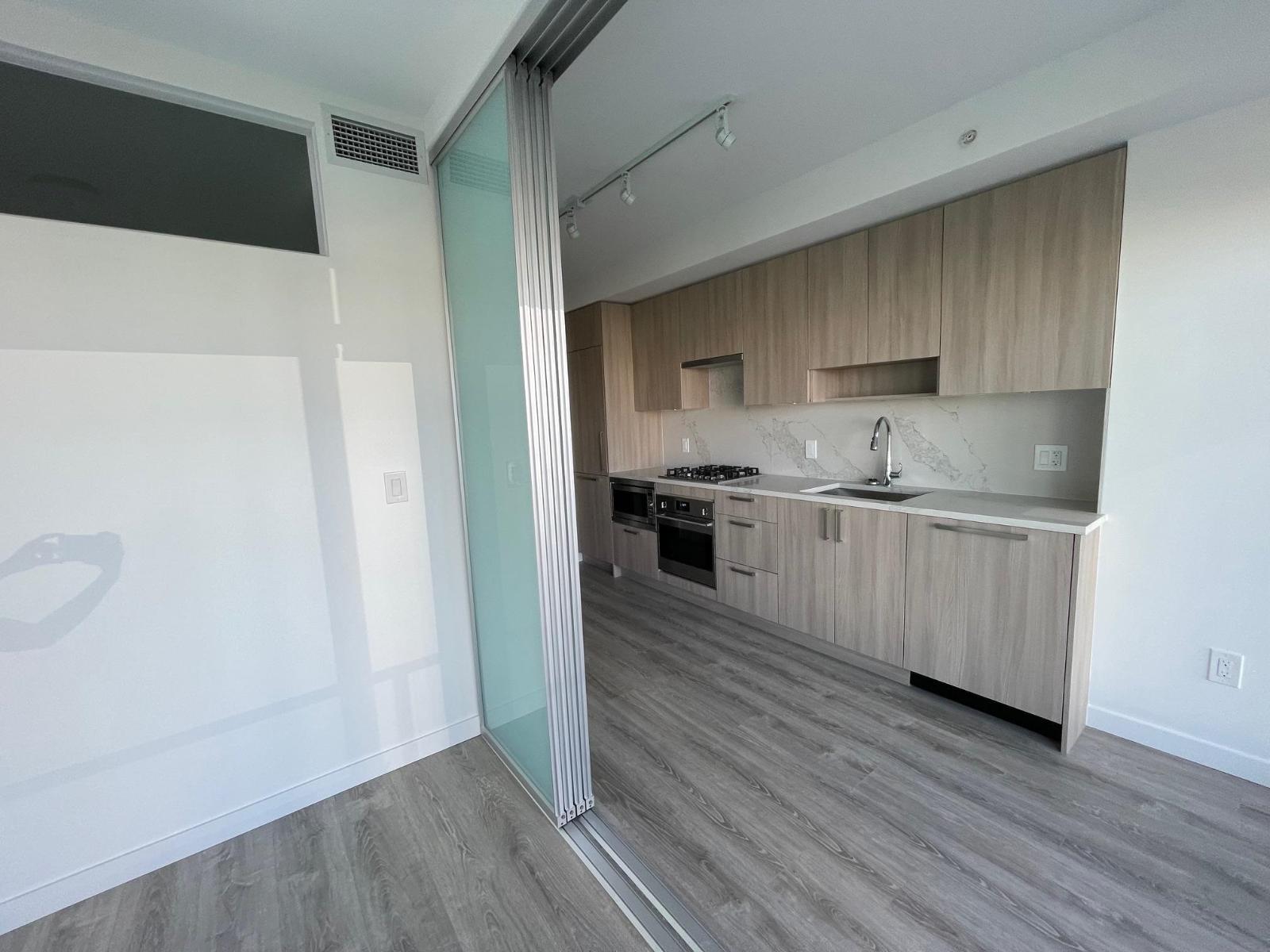 606 13350 Central Avenue, Surrey, British Columbia  V3T 0S1 - Photo 9 - R3125925