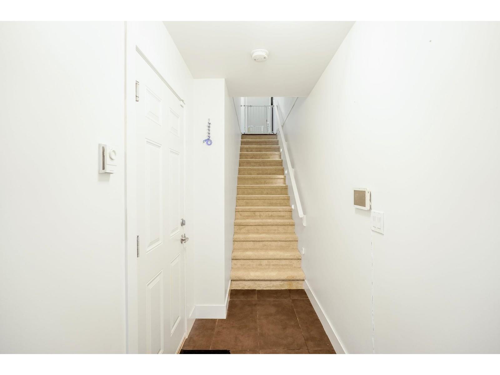 100 6299 144 Street, Surrey, British Columbia  V3X 1A2 - Photo 3 - R3125061