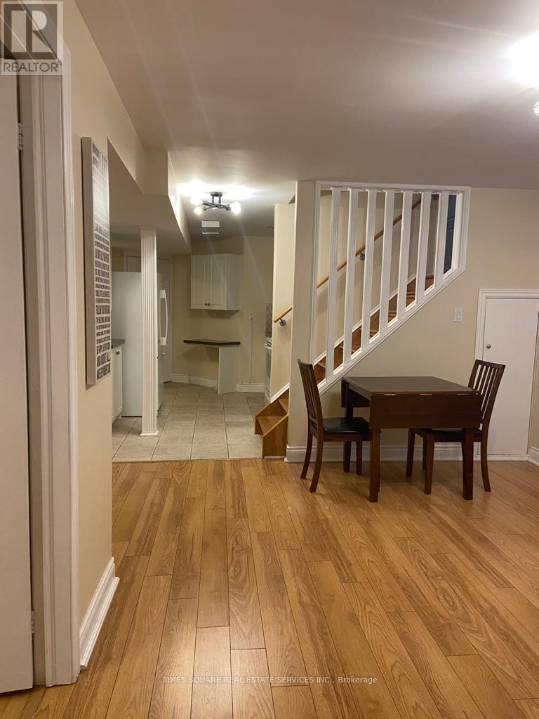 3197 Oakview Road, Mississauga, Ontario  L5N 7N9 - Photo 3 - W13152708