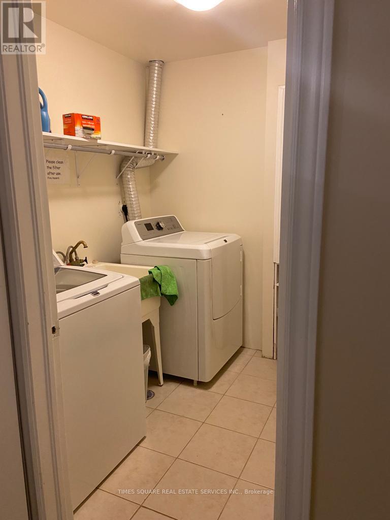 3197 Oakview Road, Mississauga, Ontario  L5N 7N9 - Photo 5 - W13152708