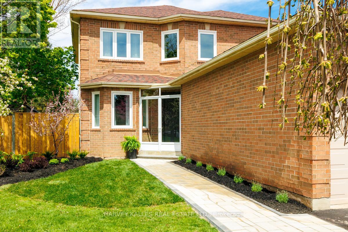 4471 Romfield Crescent, Mississauga, Ontario  L5M 4L1 - Photo 3 - W13152732