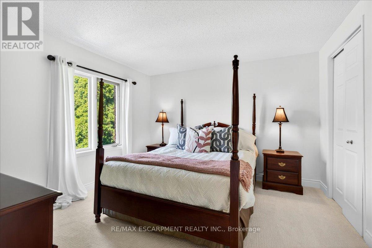 799 Hawkins Crescent, Burlington, Ontario  L7S 2C2 - Photo 12 - W13152760