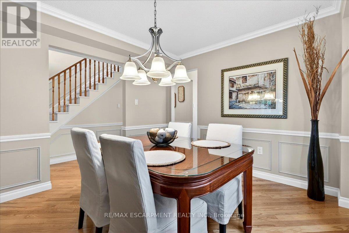 799 Hawkins Crescent, Burlington, Ontario  L7S 2C2 - Photo 18 - W13152760