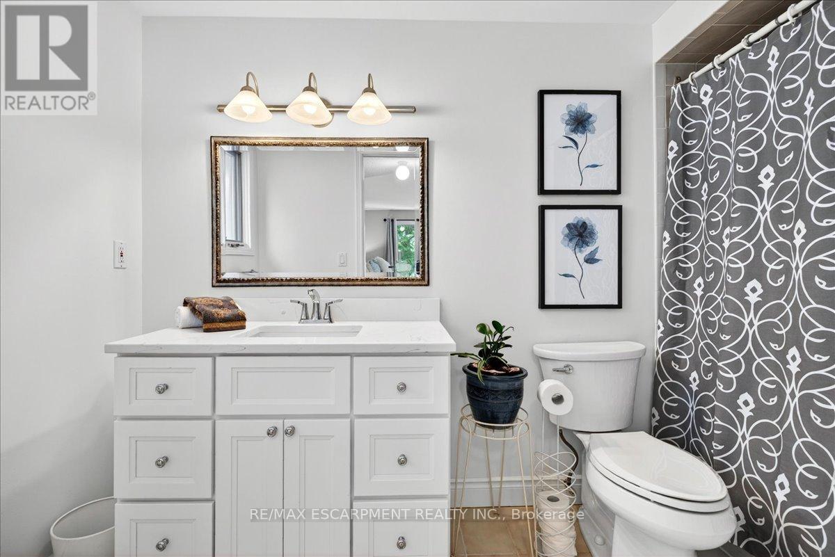 799 Hawkins Crescent, Burlington, Ontario  L7S 2C2 - Photo 24 - W13152760