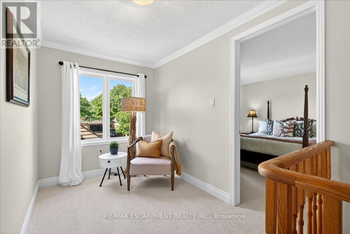 799 Hawkins Crescent, Burlington, Ontario  L7S 2C2 - Photo 27 - W13152760