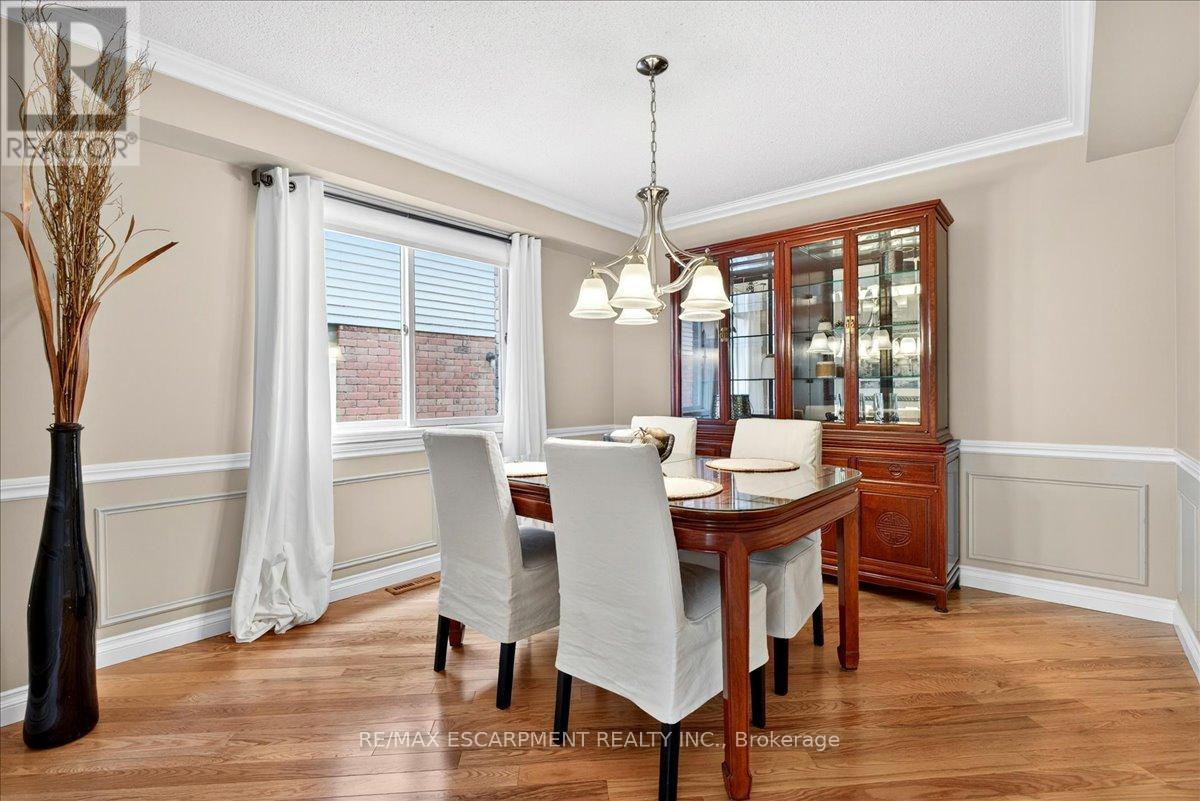 799 Hawkins Crescent, Burlington, Ontario  L7S 2C2 - Photo 30 - W13152760