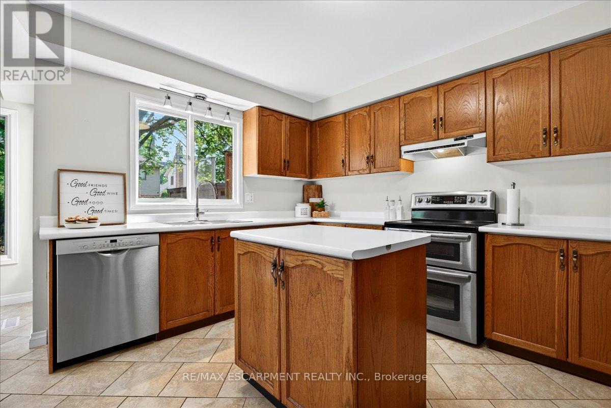 799 Hawkins Crescent, Burlington, Ontario  L7S 2C2 - Photo 9 - W13152760