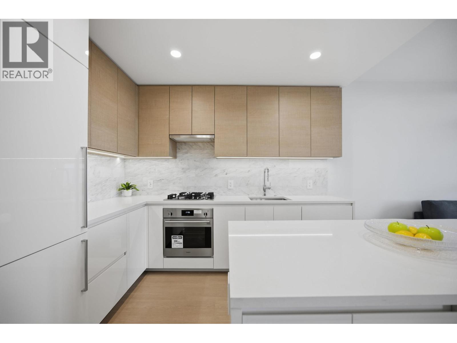 1910 2108 Gilmore Avenue, Burnaby, British Columbia  V5C 0N8 - Photo 13 - R3117102
