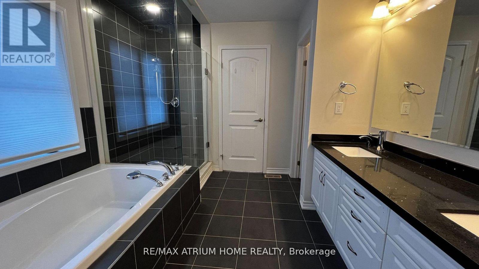 2 Forest Grove Lane, Kitchener, Ontario  N2R 1P6 - Photo 33 - X13125740