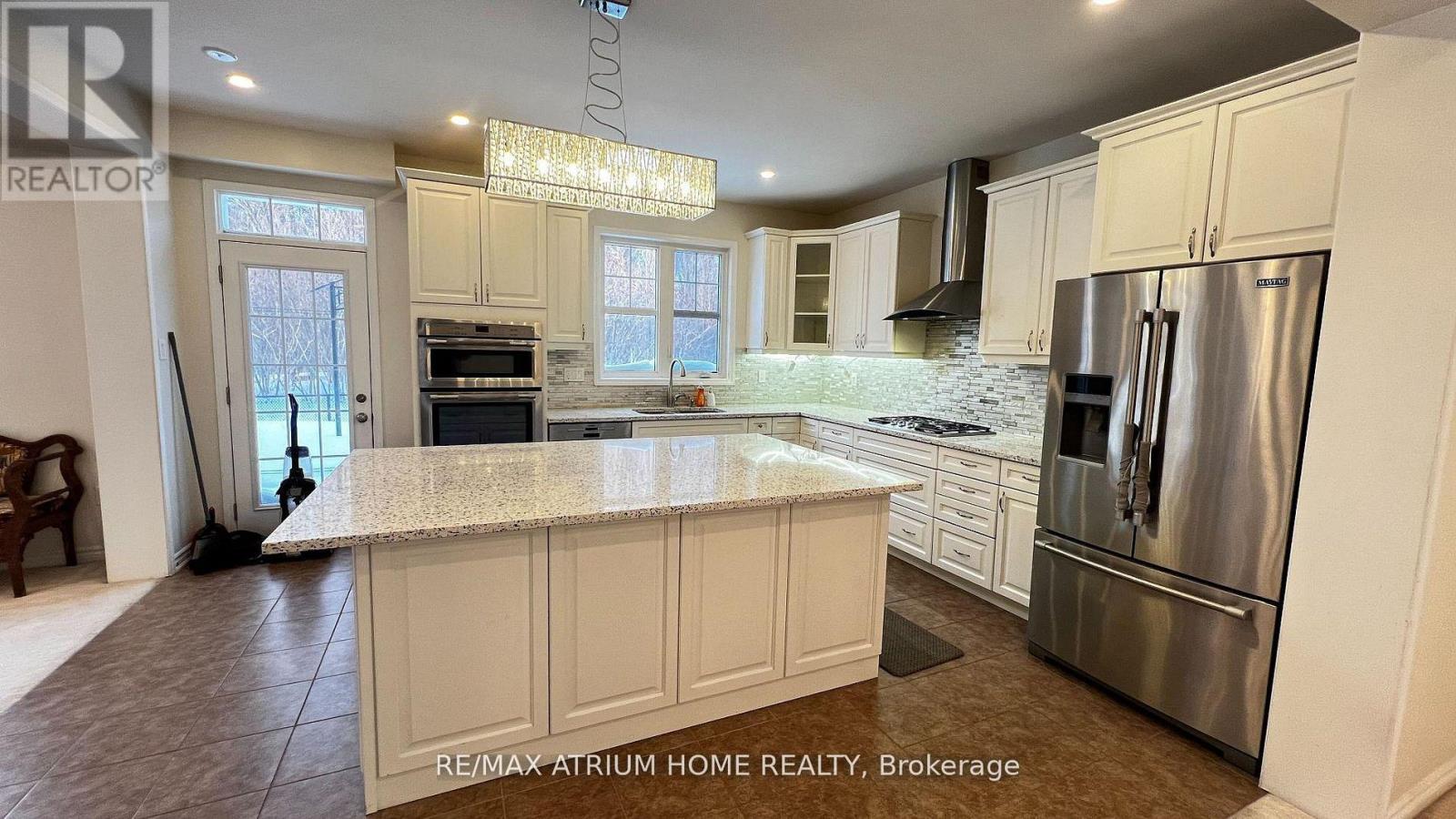 2 Forest Grove Lane, Kitchener, Ontario  N2R 1P6 - Photo 4 - X13125740