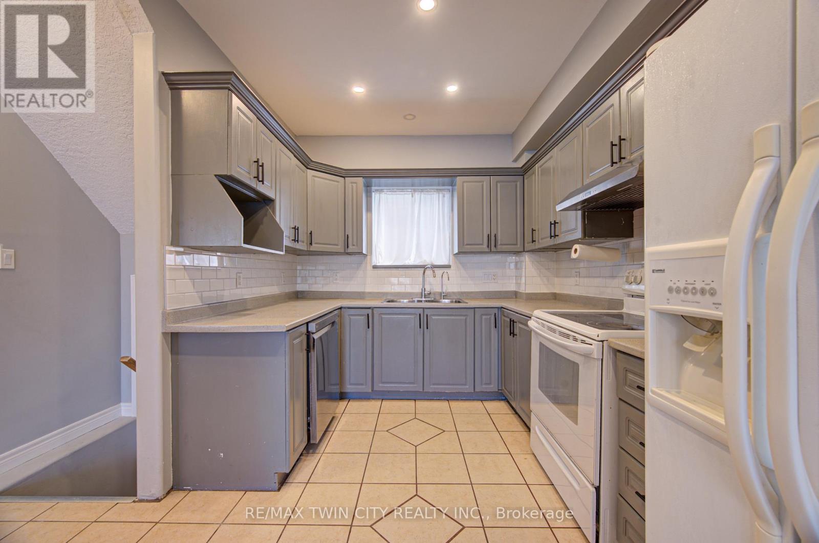 281 Courtland Avenue N, Kitchener, Ontario  N2G 2V8 - Photo 10 - X13152746