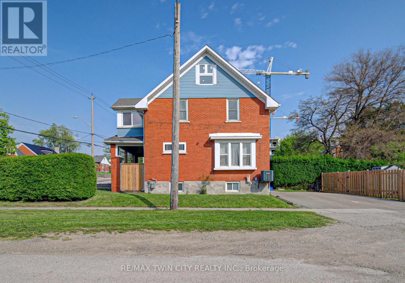 281 Courtland Avenue N, Kitchener, Ontario  N2G 2V8 - Photo 3 - X13152746