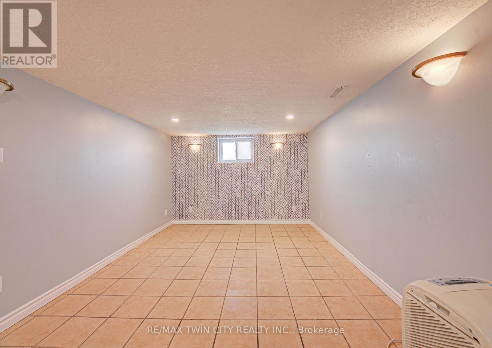 281 Courtland Avenue N, Kitchener, Ontario  N2G 2V8 - Photo 33 - X13152746