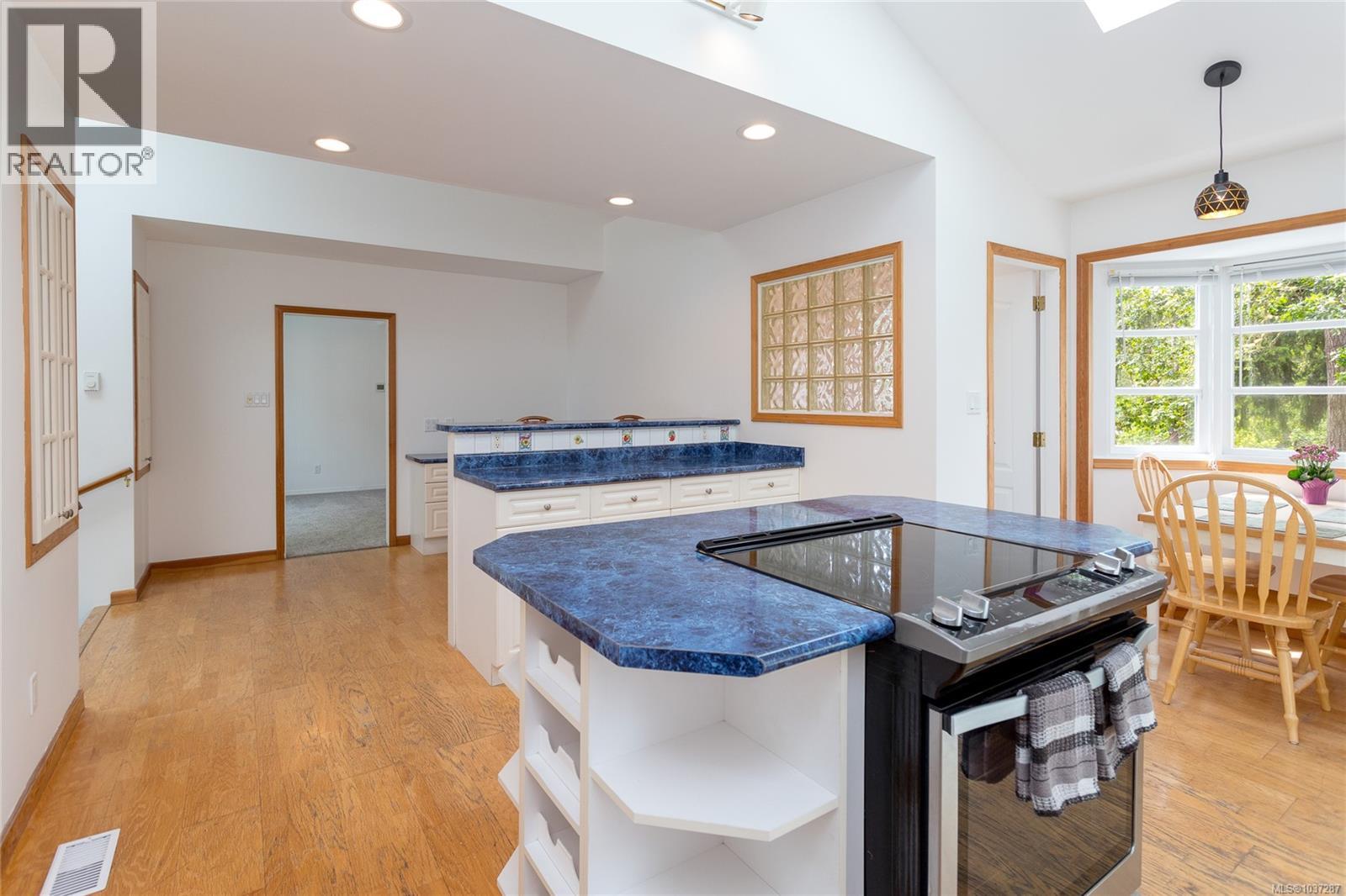 2 6755 Wallace Dr, Central Saanich, British Columbia  V8M 1A2 - Photo 21 - 1037287