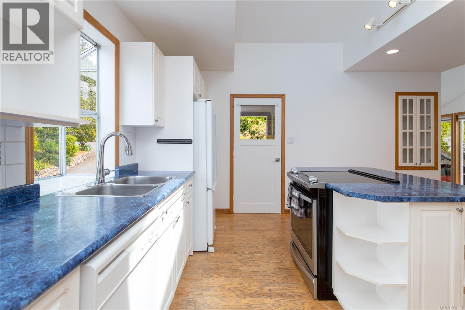 2 6755 Wallace Dr, Central Saanich, British Columbia  V8M 1A2 - Photo 22 - 1037287