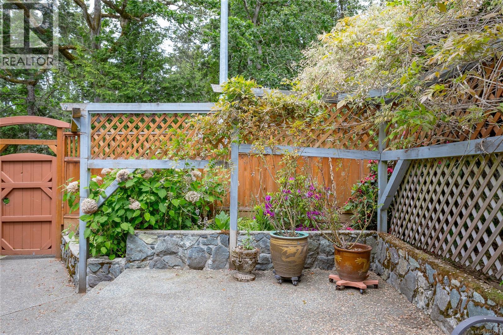 2 6755 Wallace Dr, Central Saanich, British Columbia  V8M 1A2 - Photo 46 - 1037287