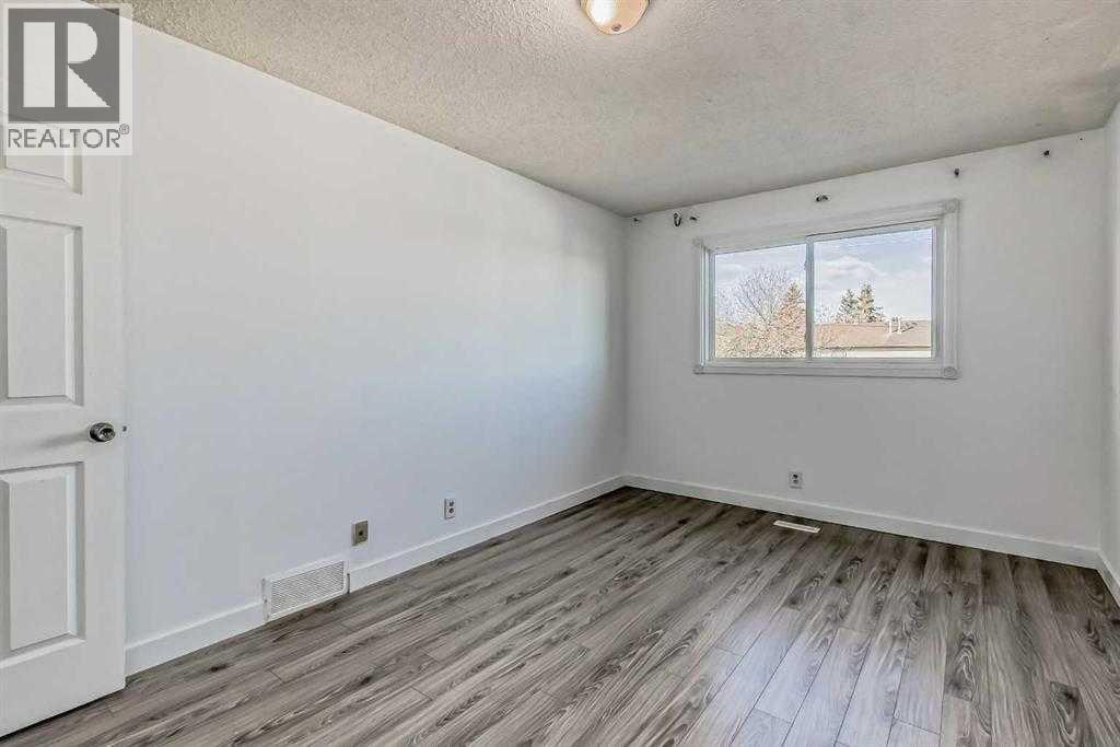 39 Bermuda Drive, Calgary, Alberta  T3K 1H5 - Photo 15 - A2308880
