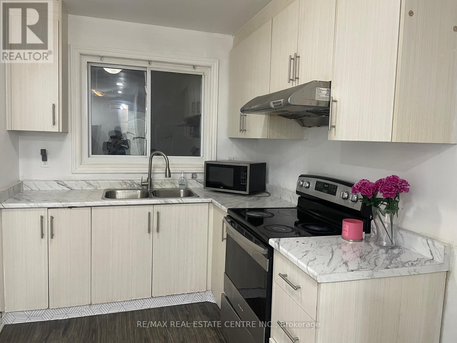 16 - 453 Albert Street, Waterloo, Ontario  N2L 5A7 - Photo 6 - X13152042