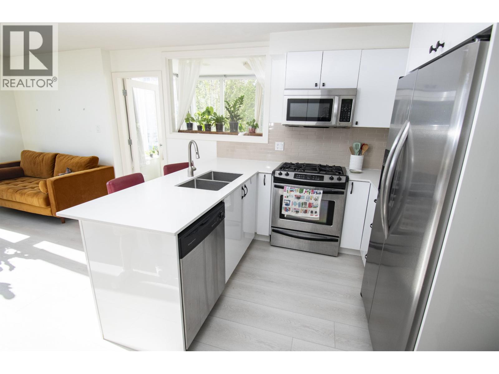 204 2483 Spruce Street, Vancouver, British Columbia  V6H 4J2 - Photo 2 - R3126074