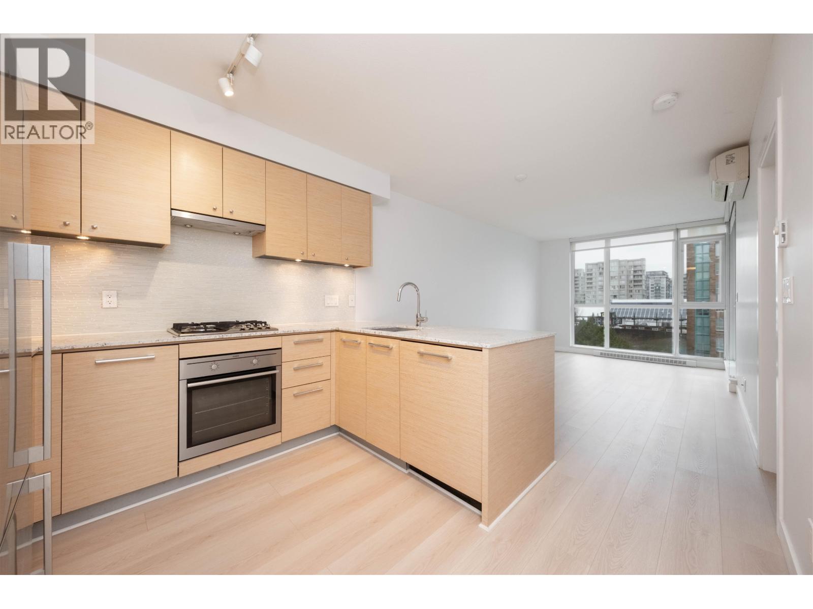 803 6180 Cooney Road, Richmond, British Columbia  V6Y 0H2 - Photo 2 - R3126089